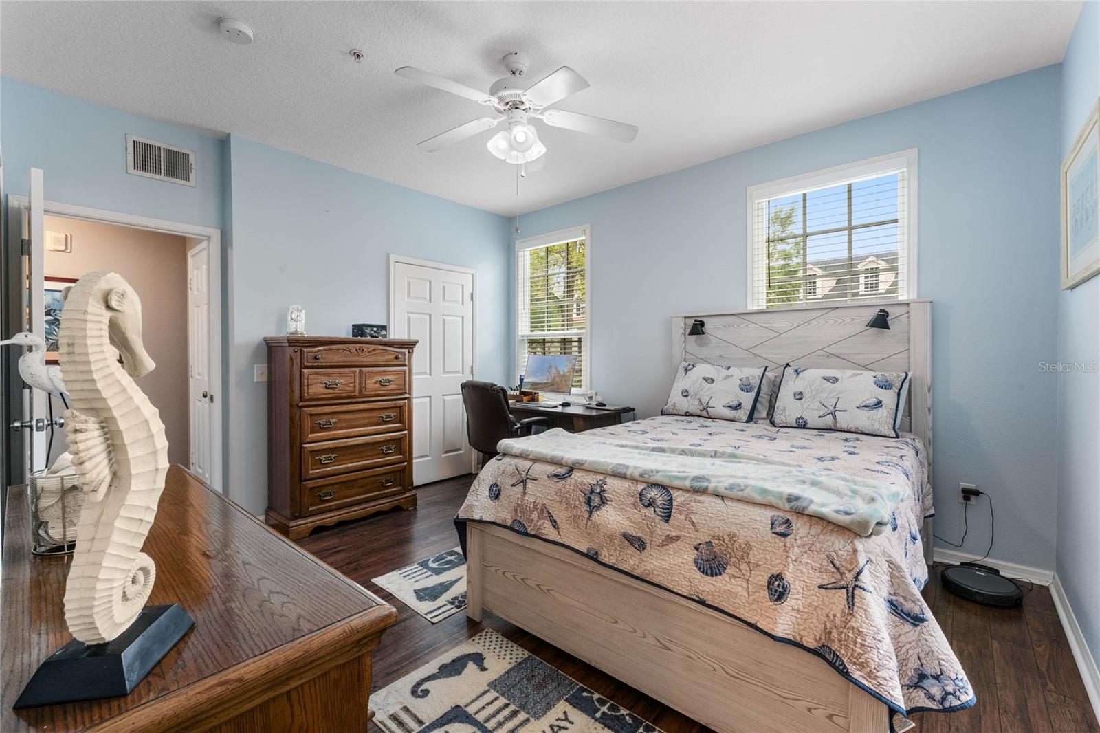 221 LONGVIEW AVE #102