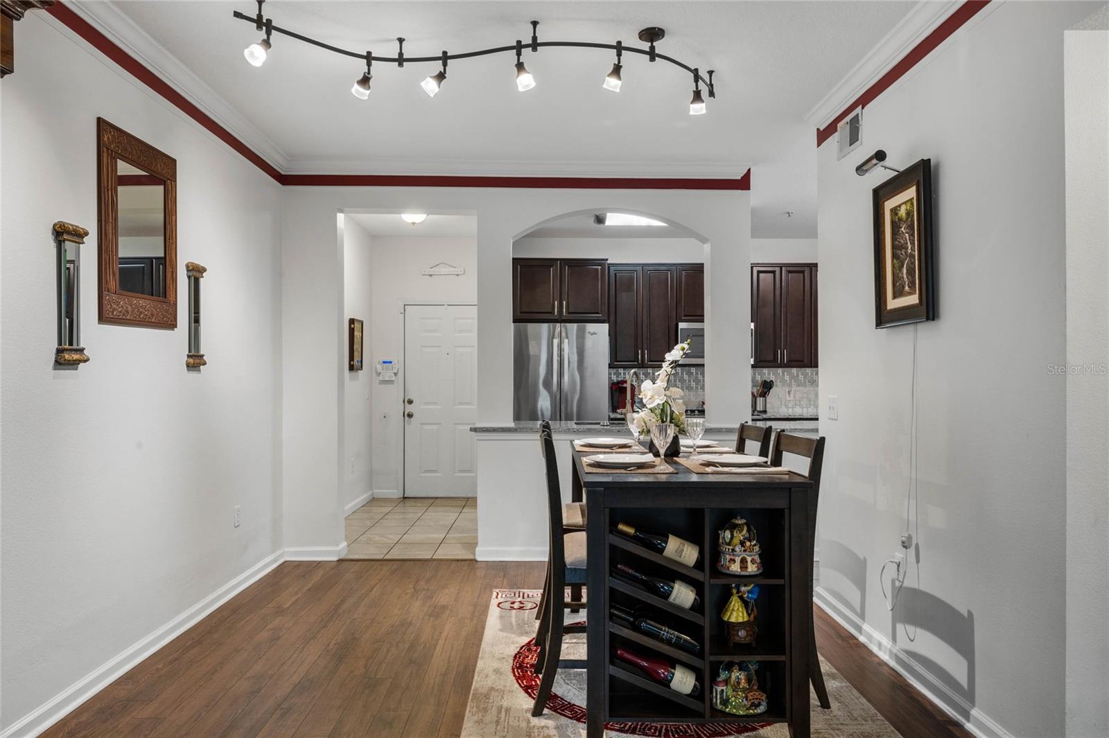 221 LONGVIEW AVE #102