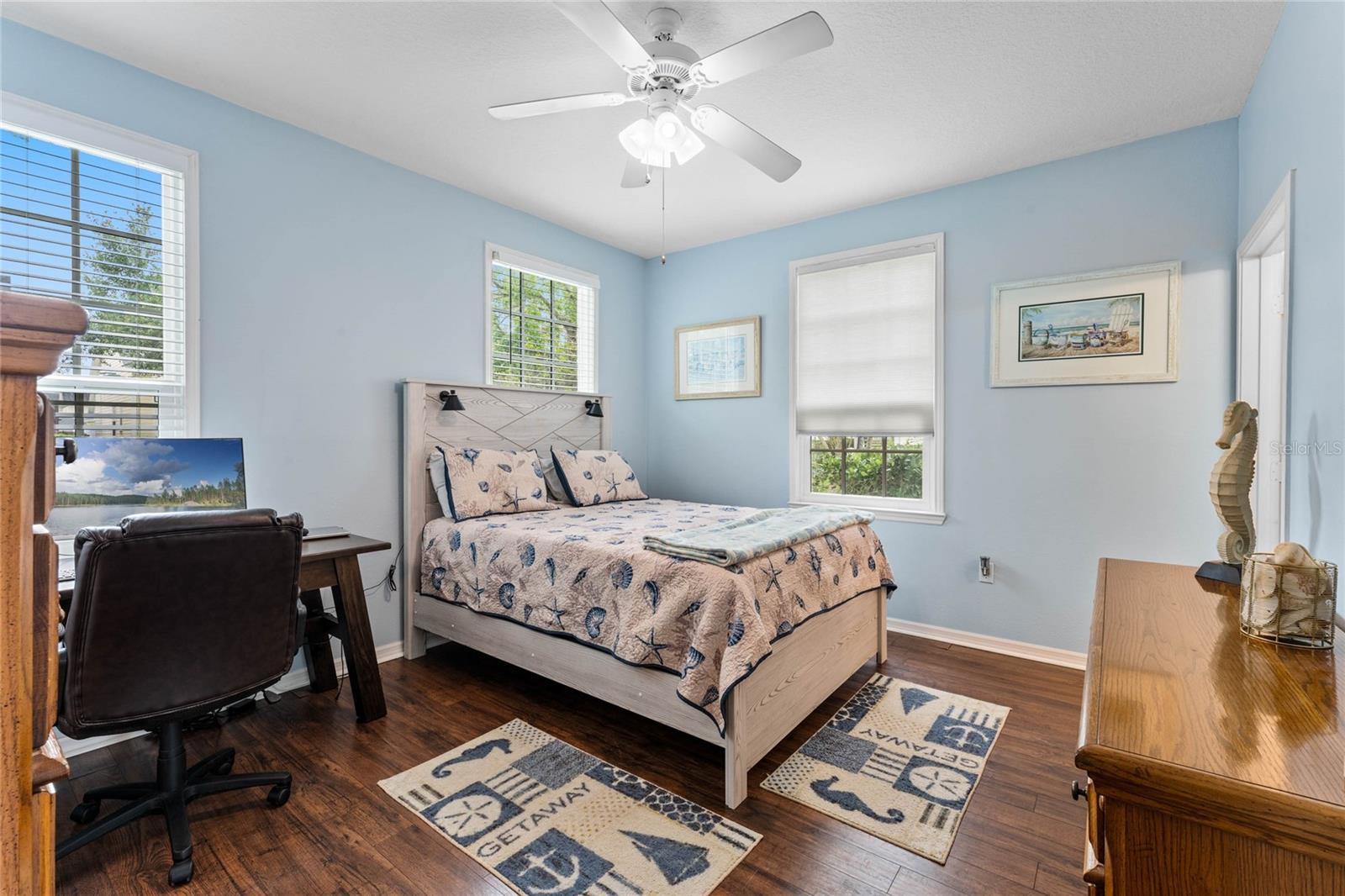 221 LONGVIEW AVE #102