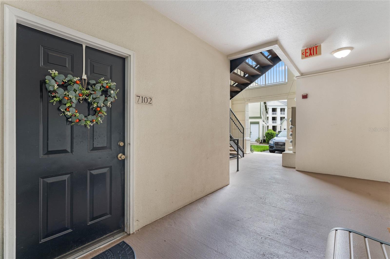 221 LONGVIEW AVE #102