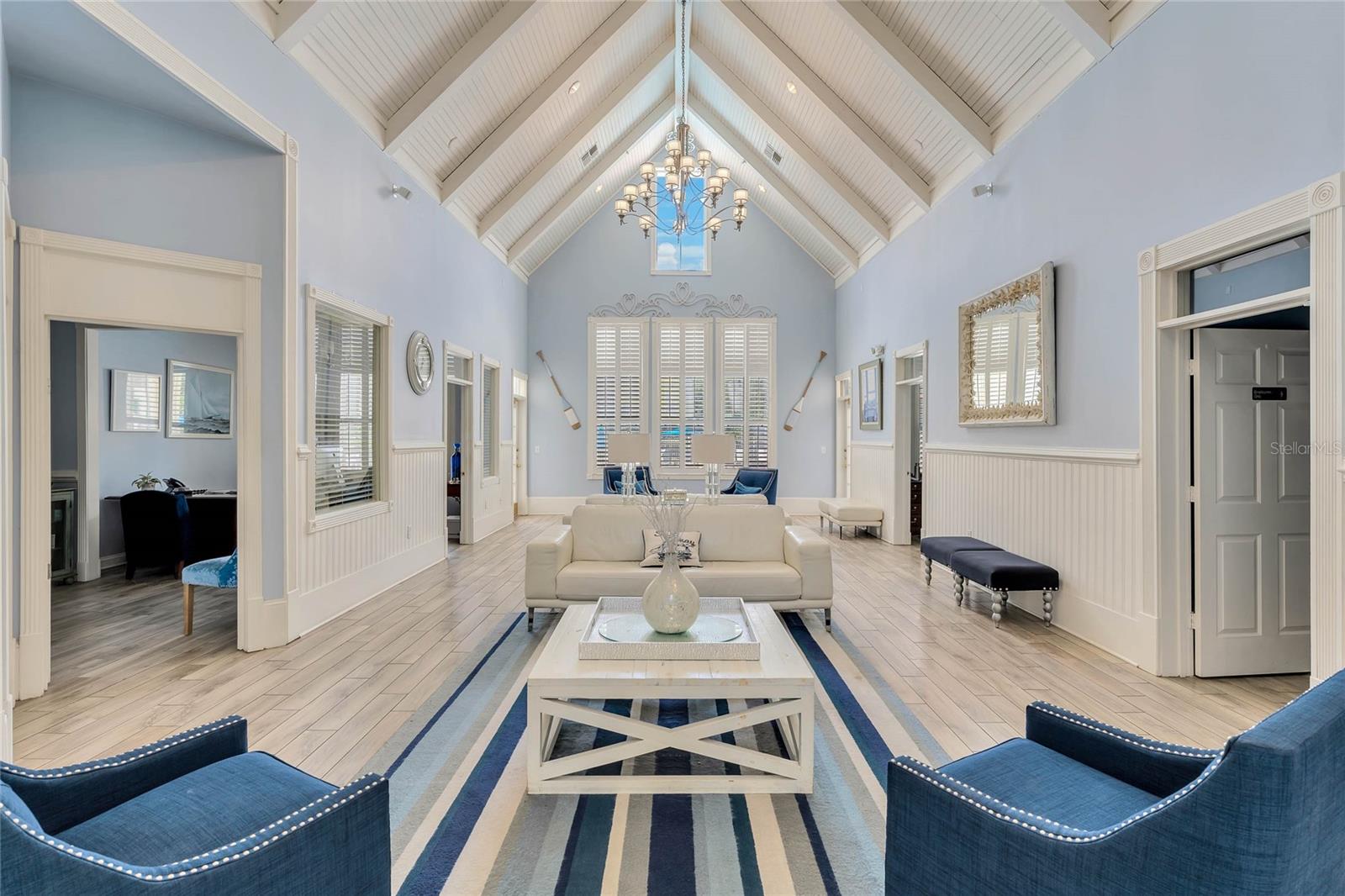 221 LONGVIEW AVE #102