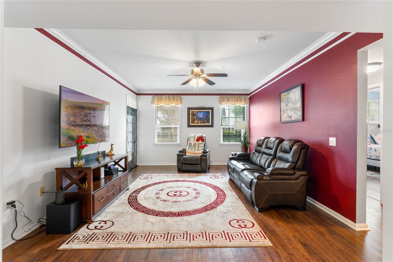 221 LONGVIEW AVE #102