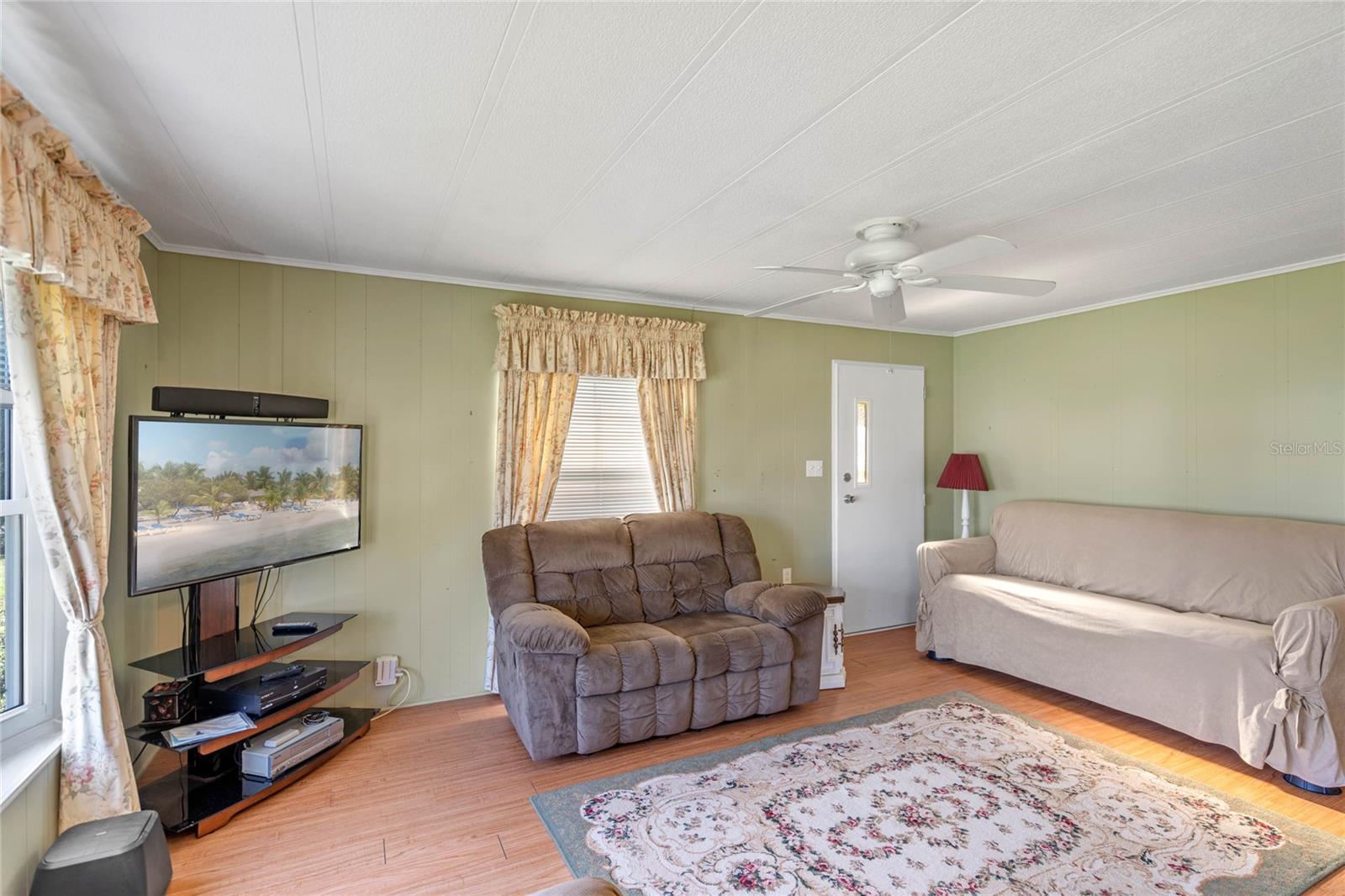 2301 REYNOLDS RD