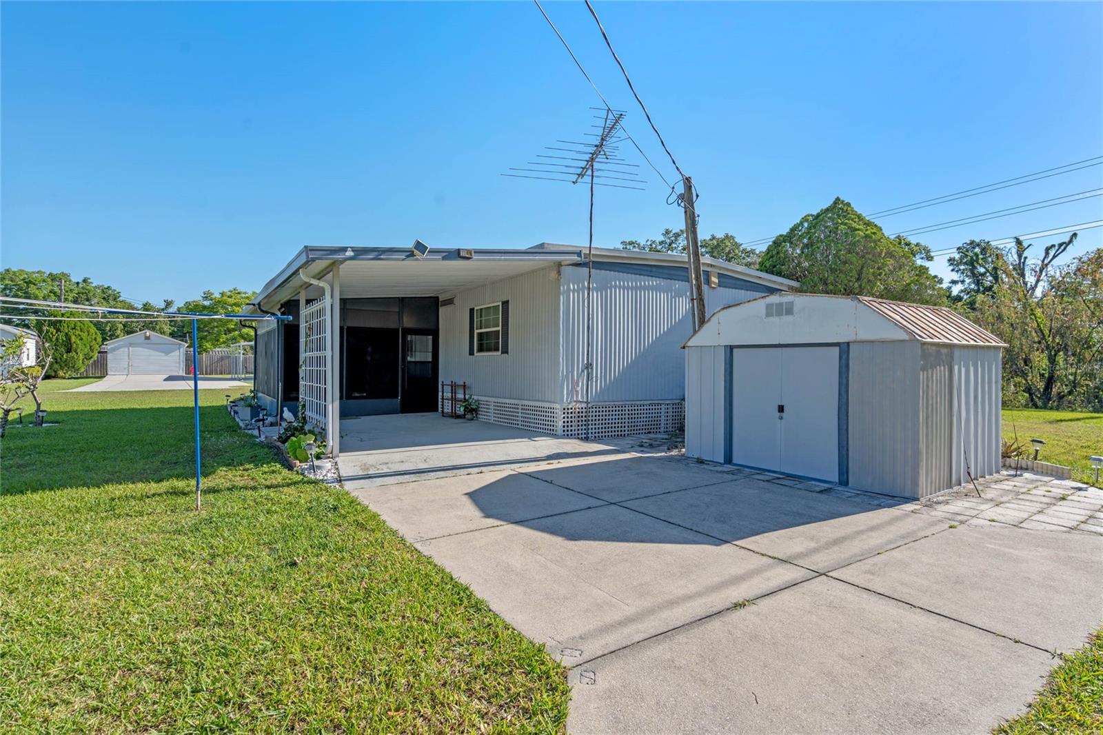 2301 REYNOLDS RD