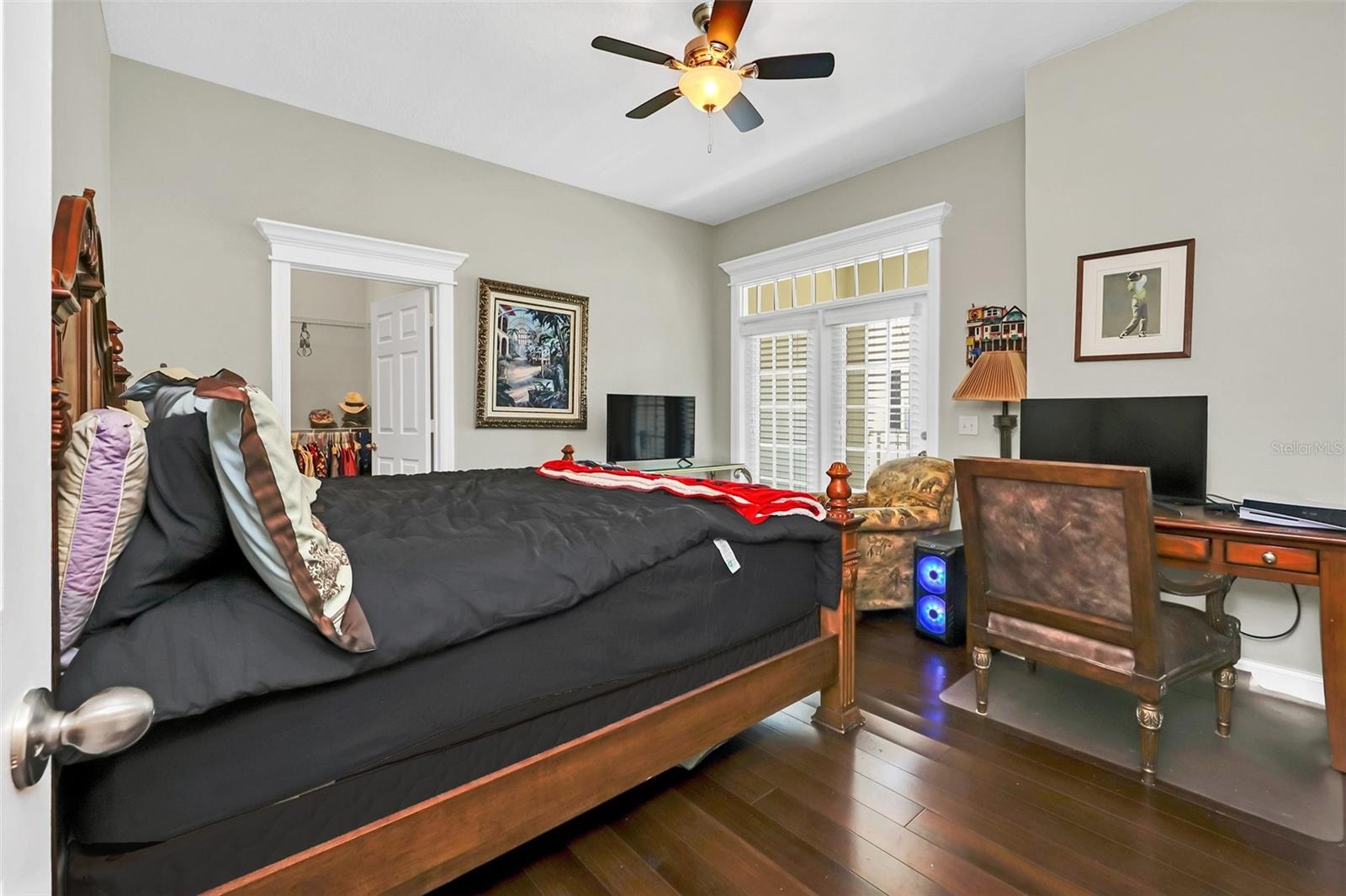 233 GOLDENRAIN DR #304