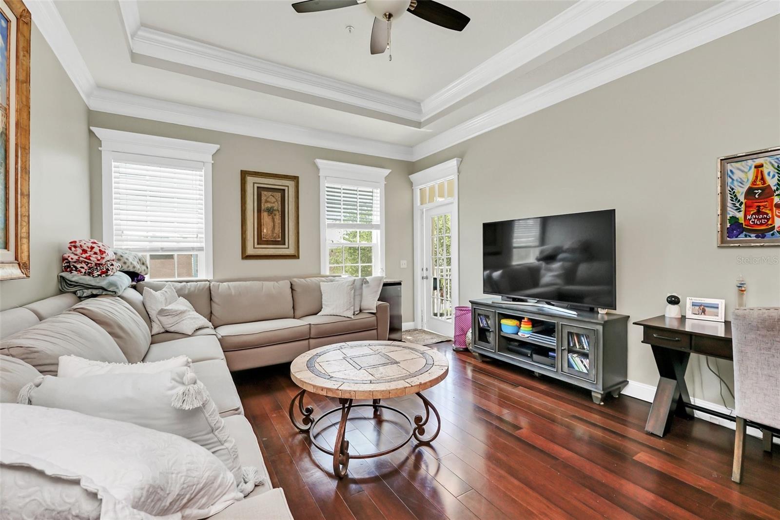 233 GOLDENRAIN DR #304