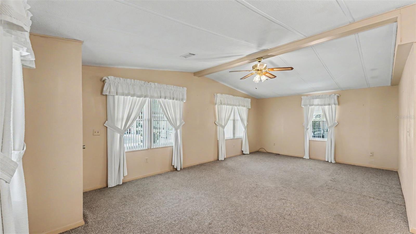 5013 FOXWOOD BLVD
