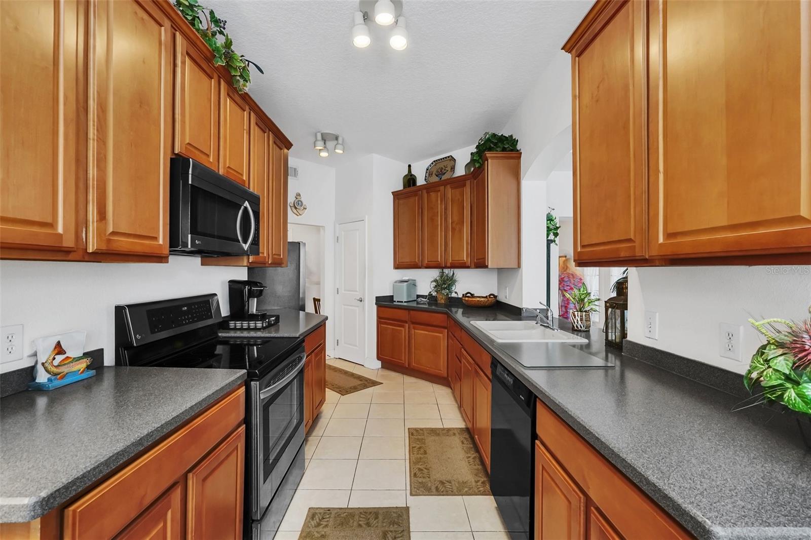 1410 CELEBRATION AVE #208