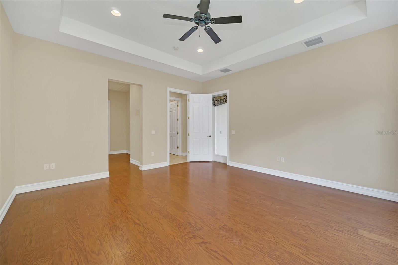 1233 AQUILA LOOP