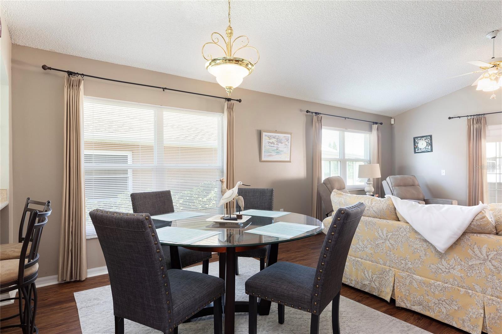 1841 E CHALLENGER AVE