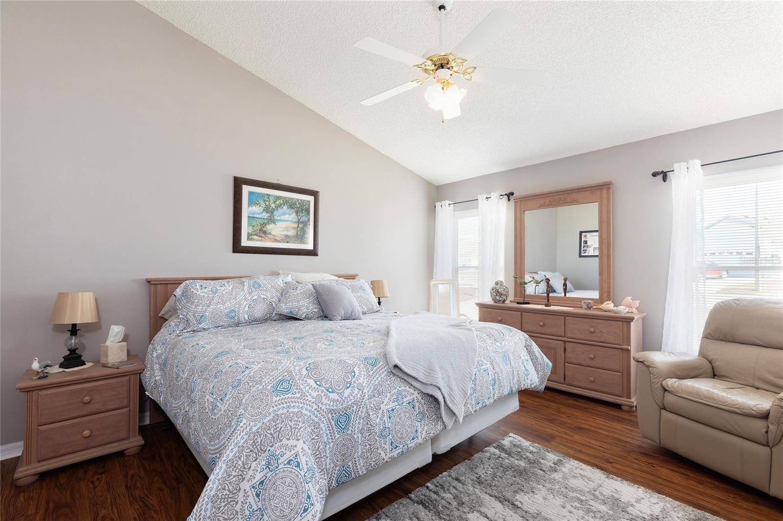 1841 E CHALLENGER AVE