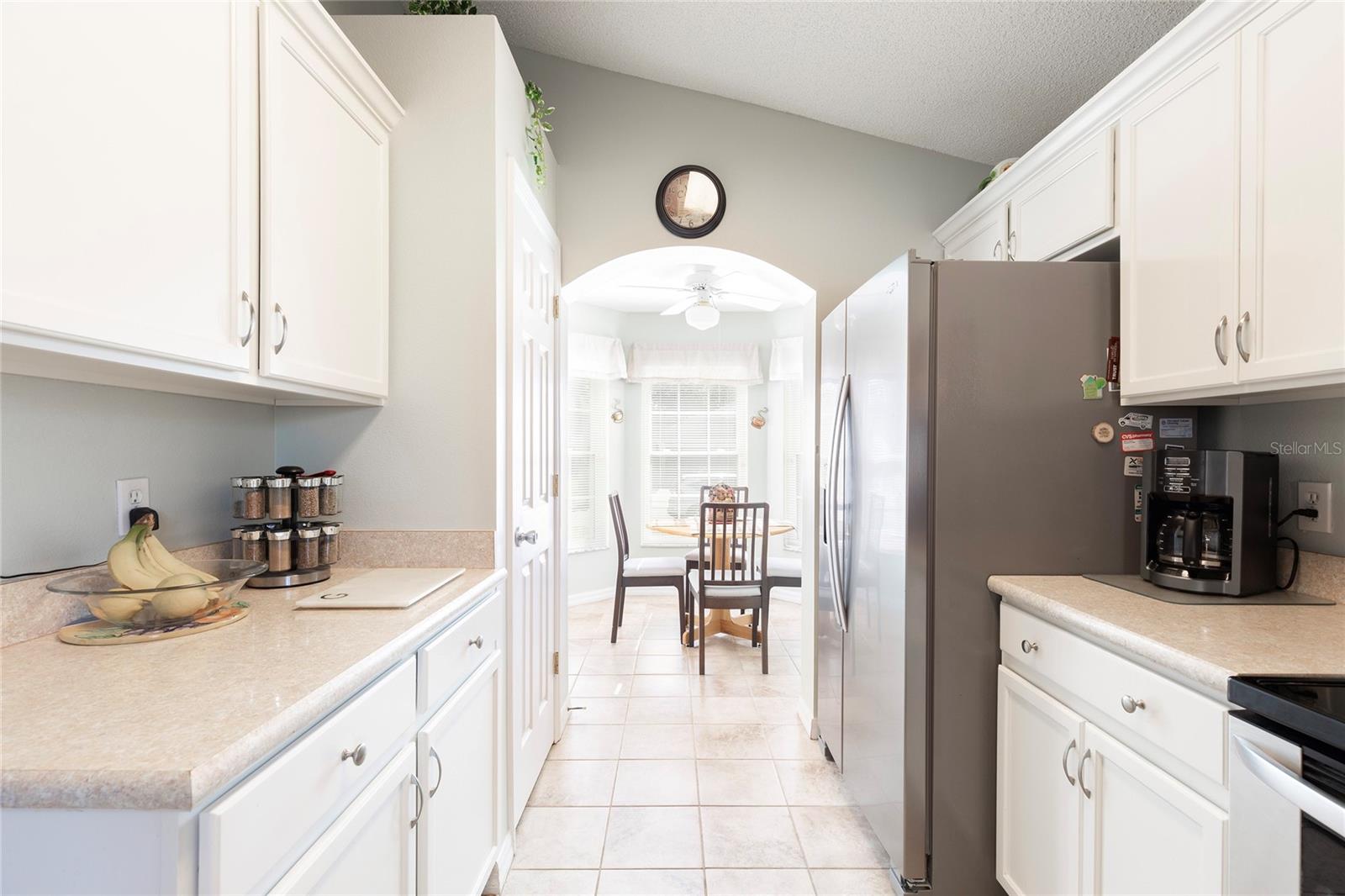 1841 E CHALLENGER AVE