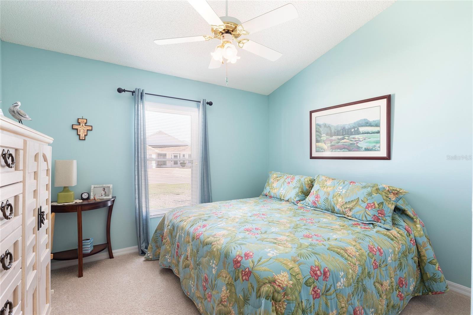 1841 E CHALLENGER AVE