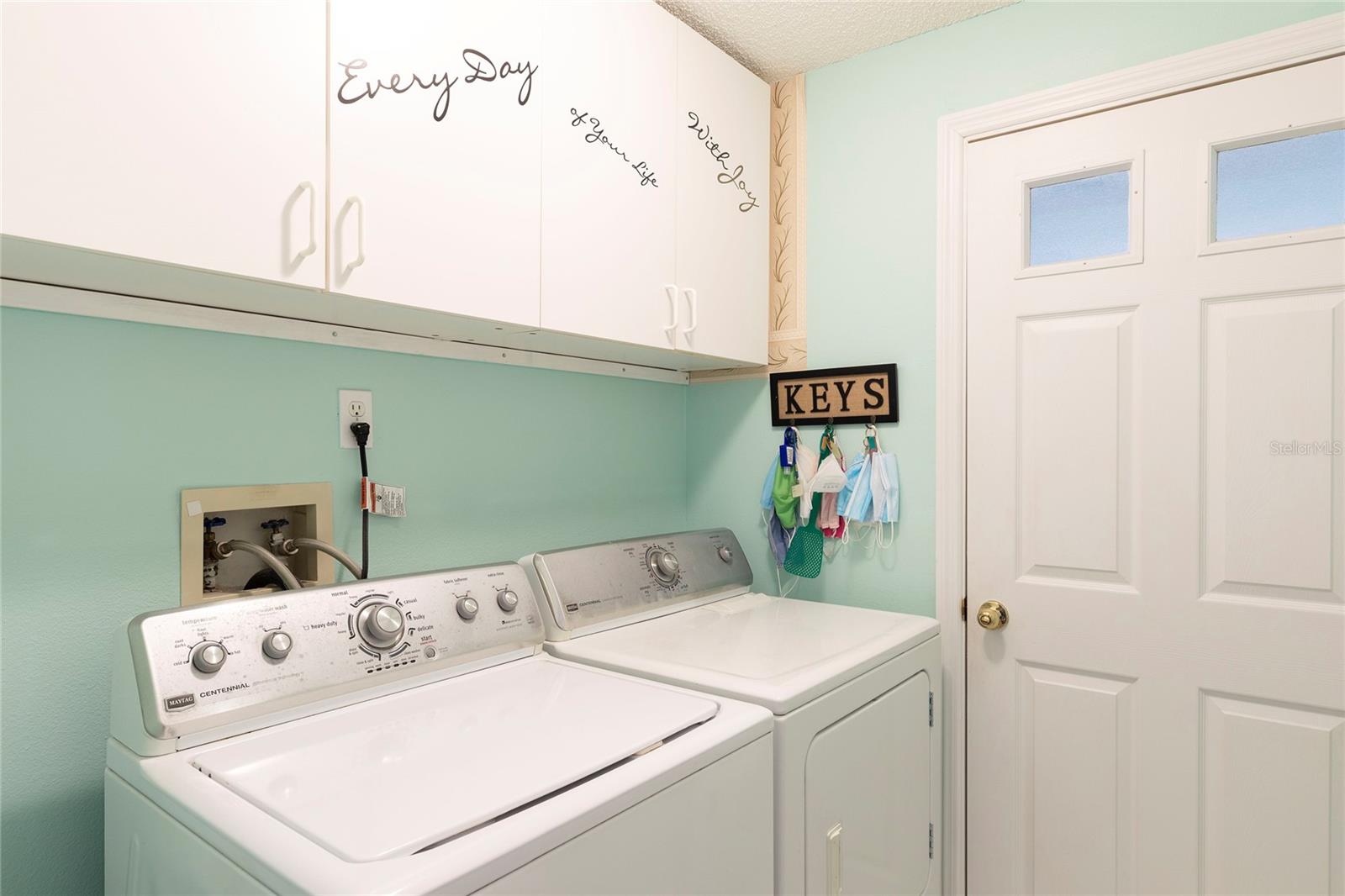 1841 E CHALLENGER AVE