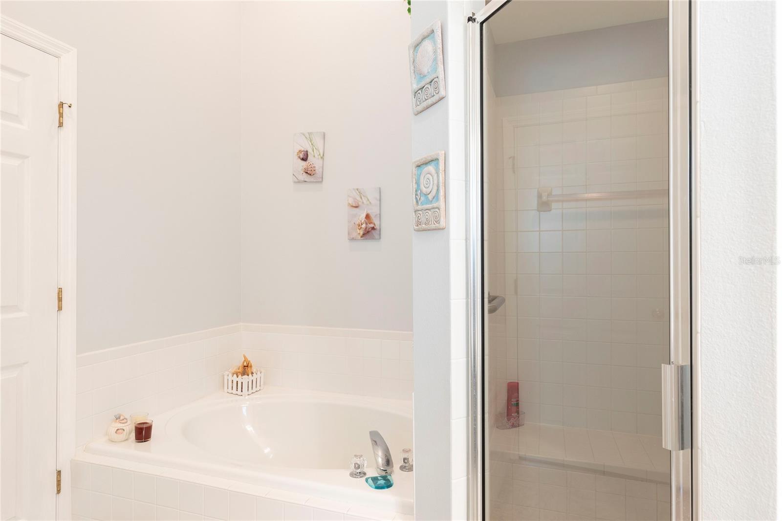 1841 E CHALLENGER AVE