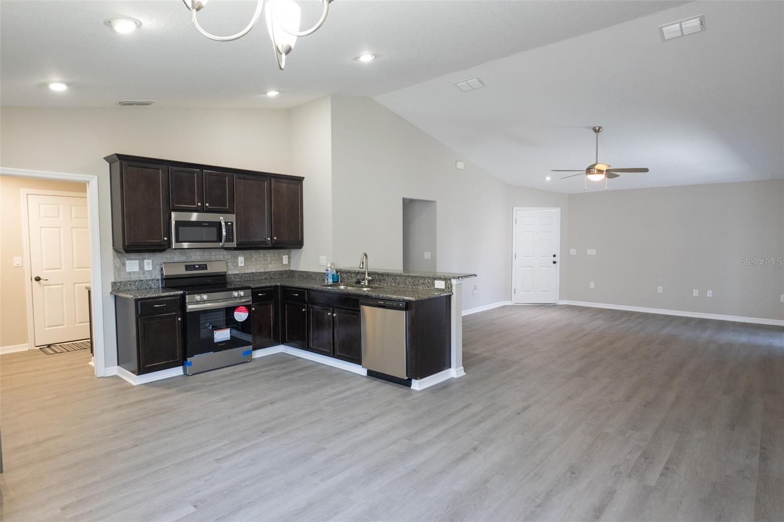 1335 WINDWARD OAKS LOOP