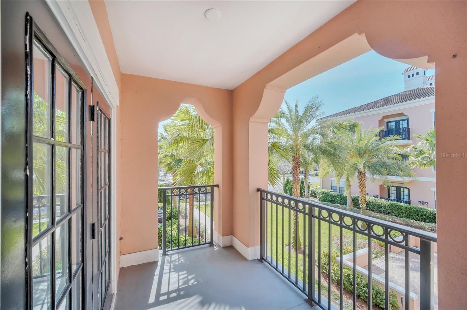 211 LONGVIEW AVE #209