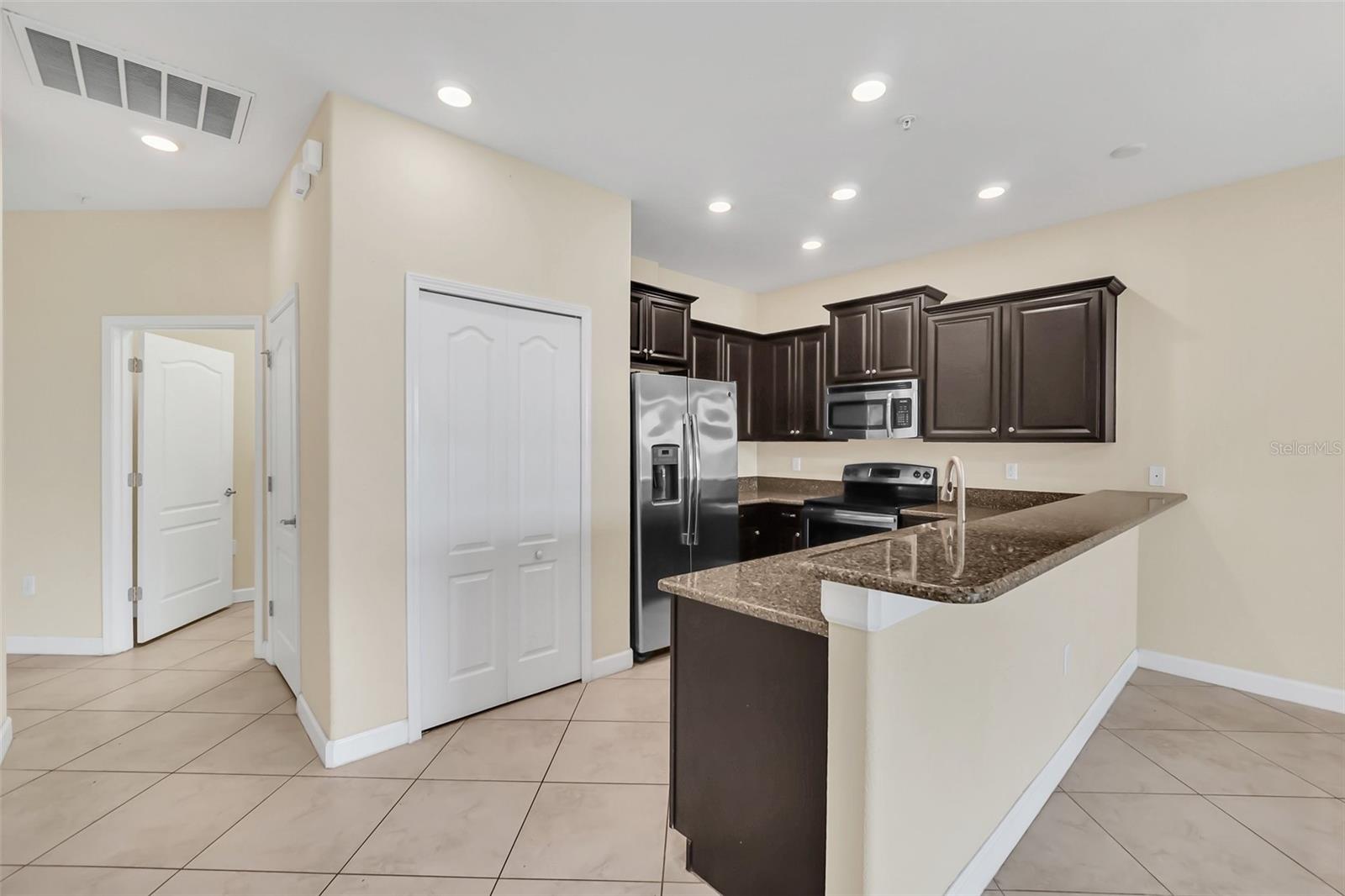 8946 AZALEA SANDS LN #8946