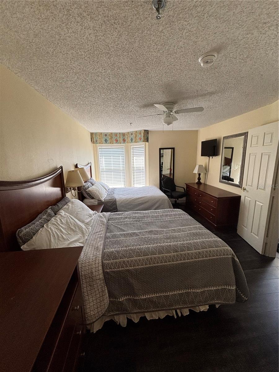 3100 PARKWAY BLVD #123