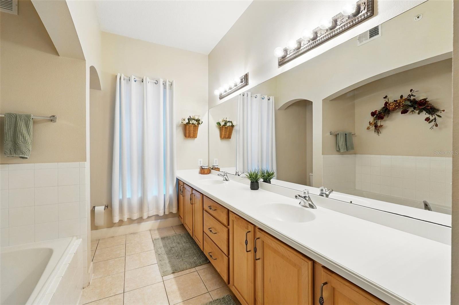 1411 CELEBRATION AVE #106