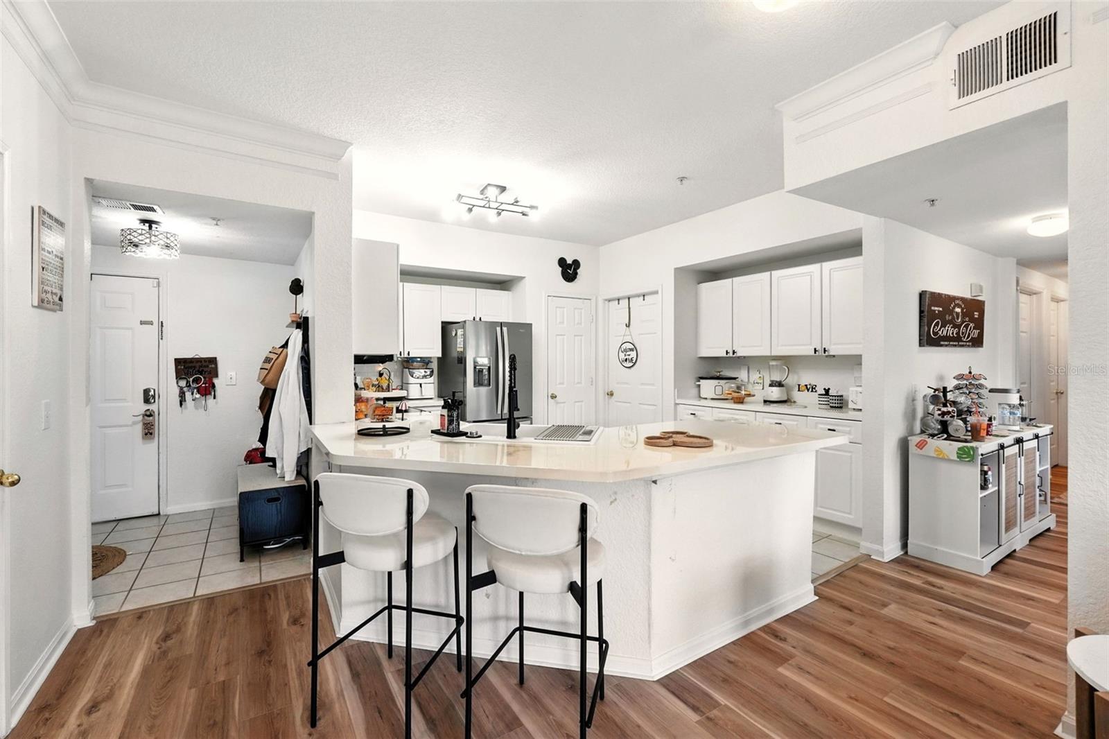 211 LONGVIEW AVE #306