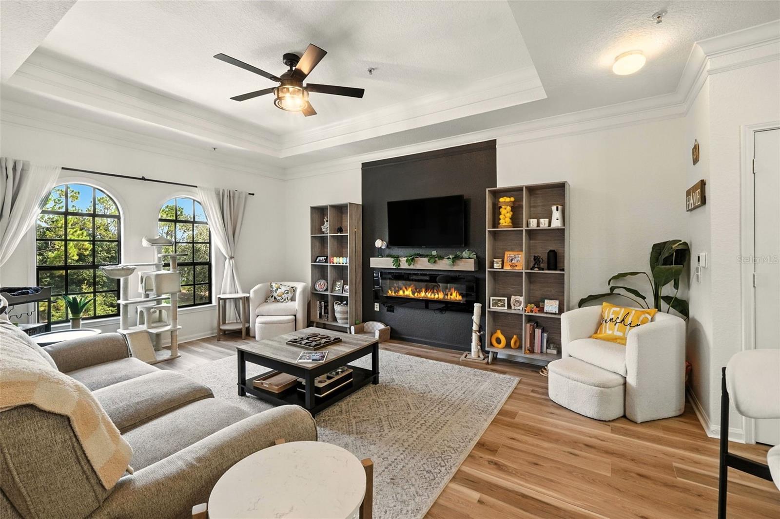 211 LONGVIEW AVE #306