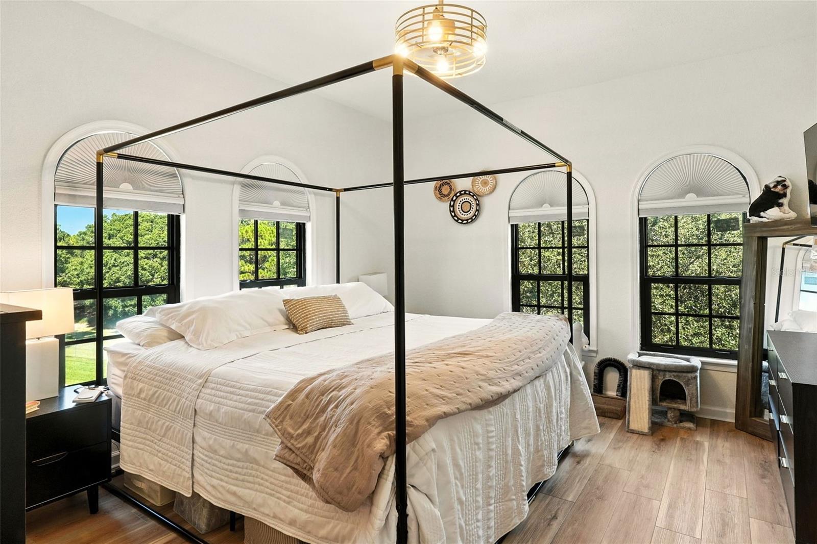 211 LONGVIEW AVE #306