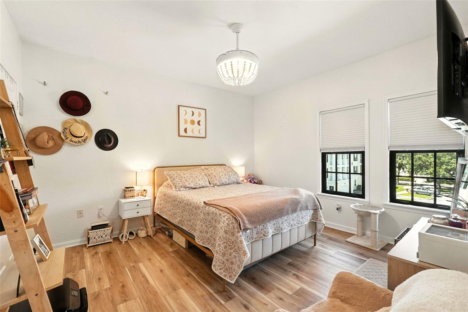 211 LONGVIEW AVE #306