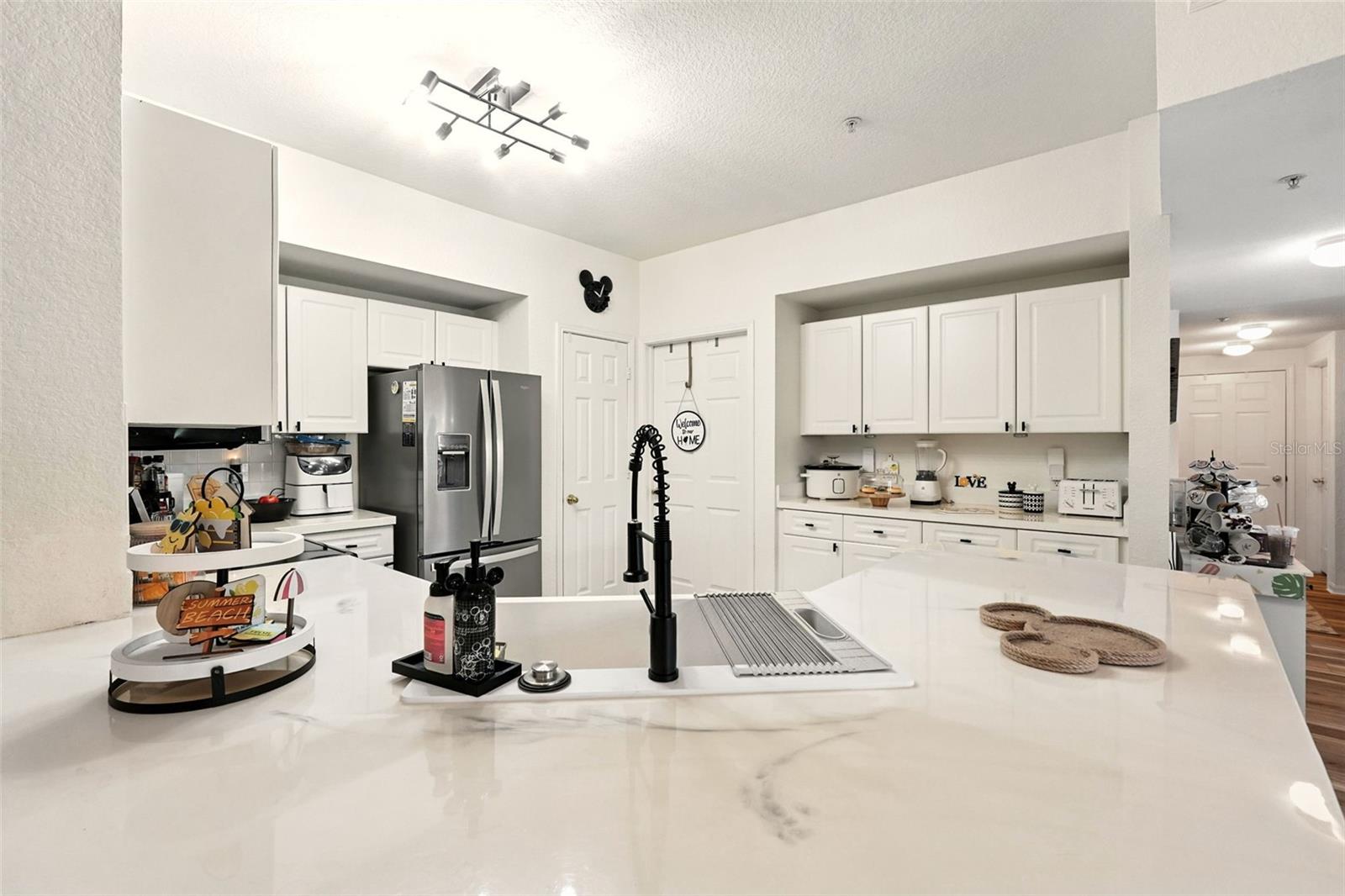 211 LONGVIEW AVE #306