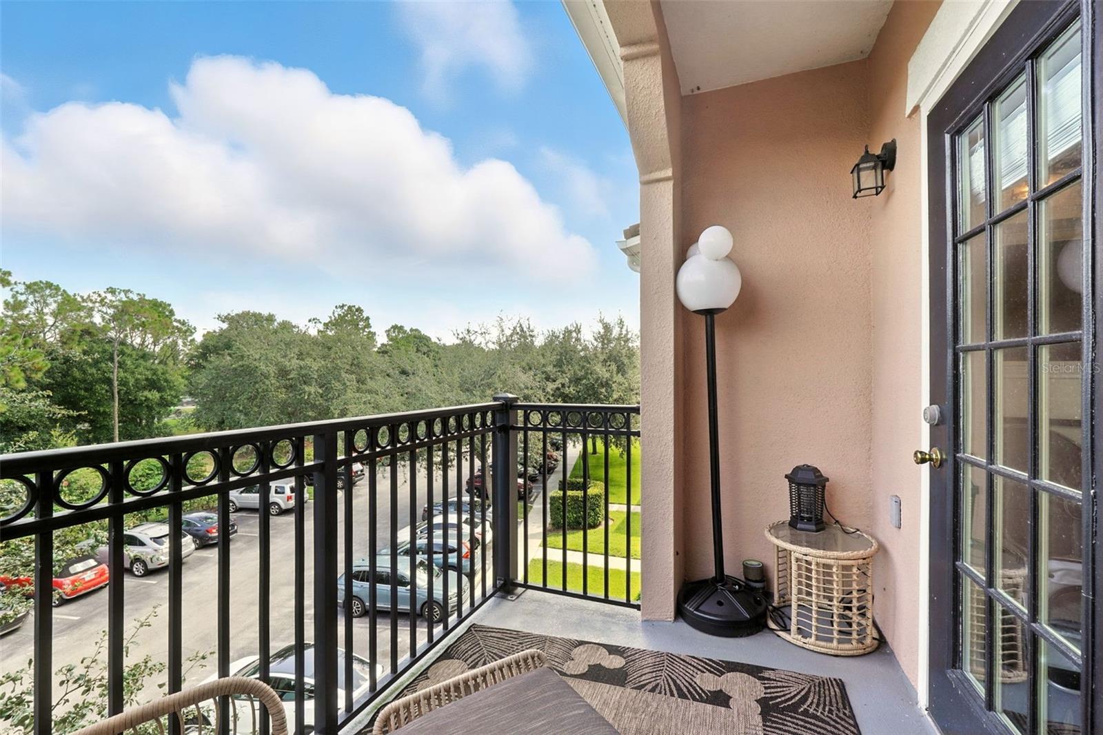 211 LONGVIEW AVE #306