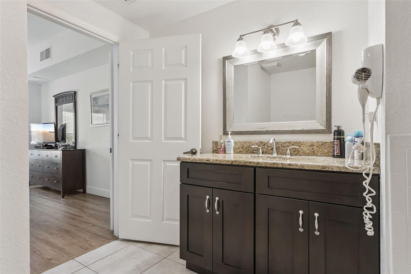 4564 YELLOWGOLD RD E #106