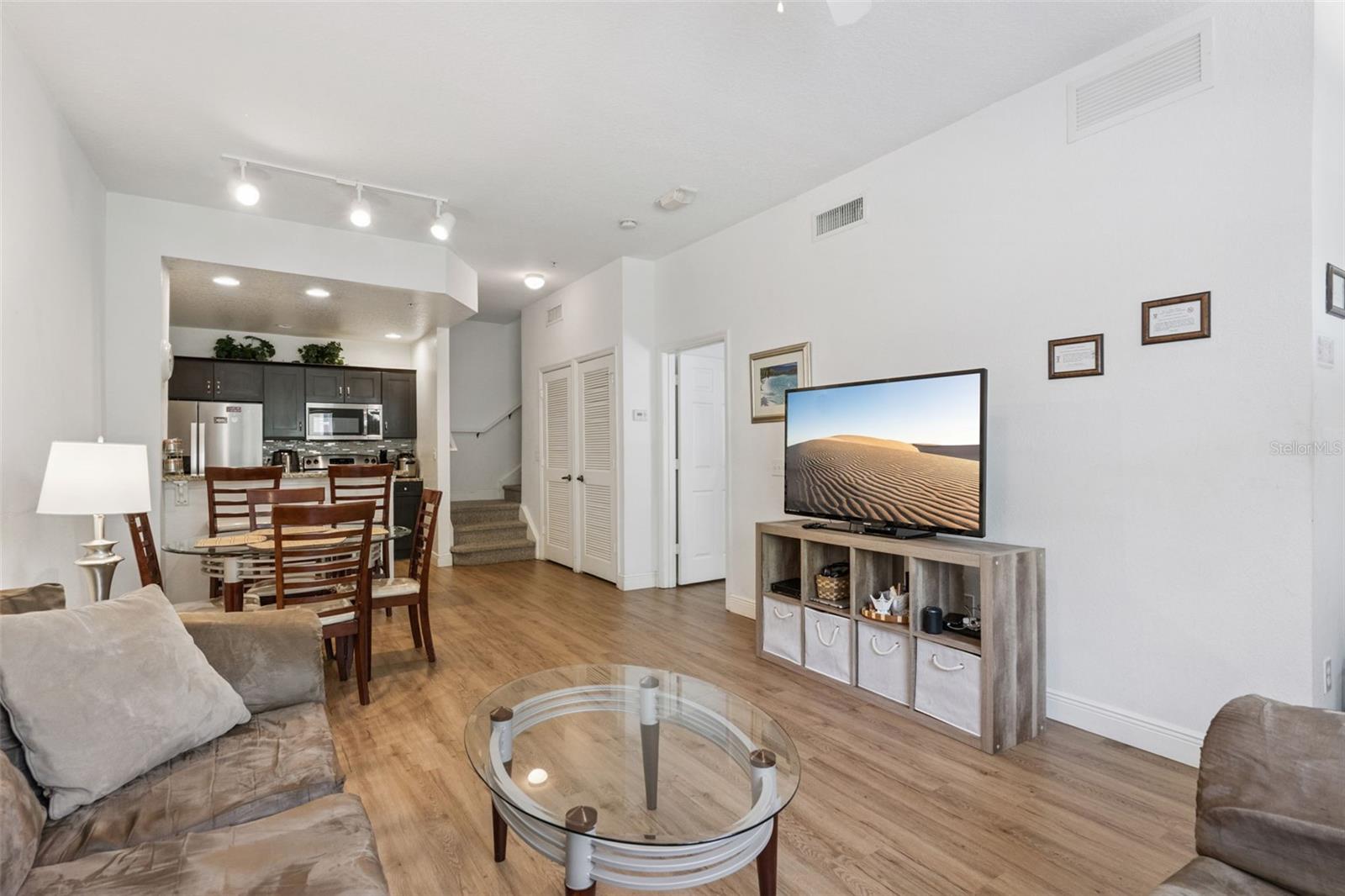 4564 YELLOWGOLD RD E #106