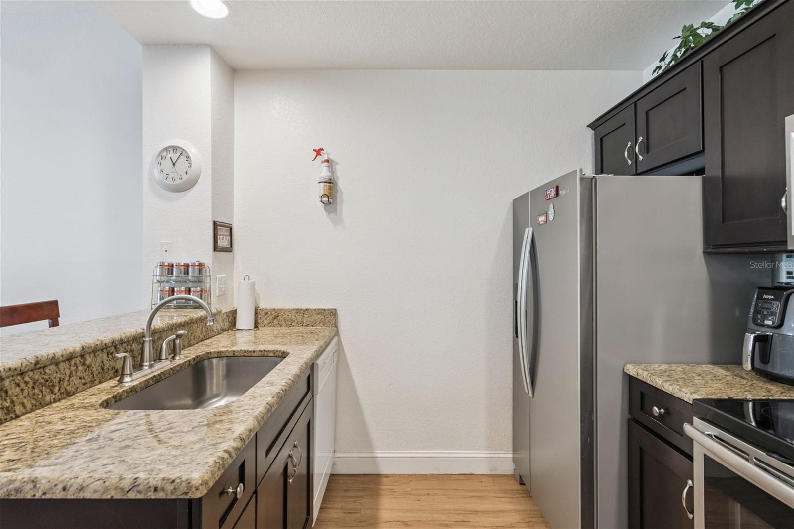 4564 YELLOWGOLD RD E #106