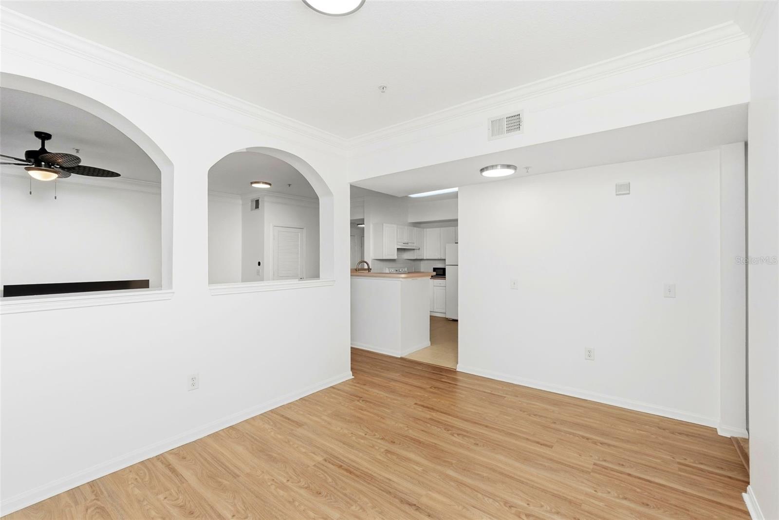 231 GOLDENRAIN DR #101