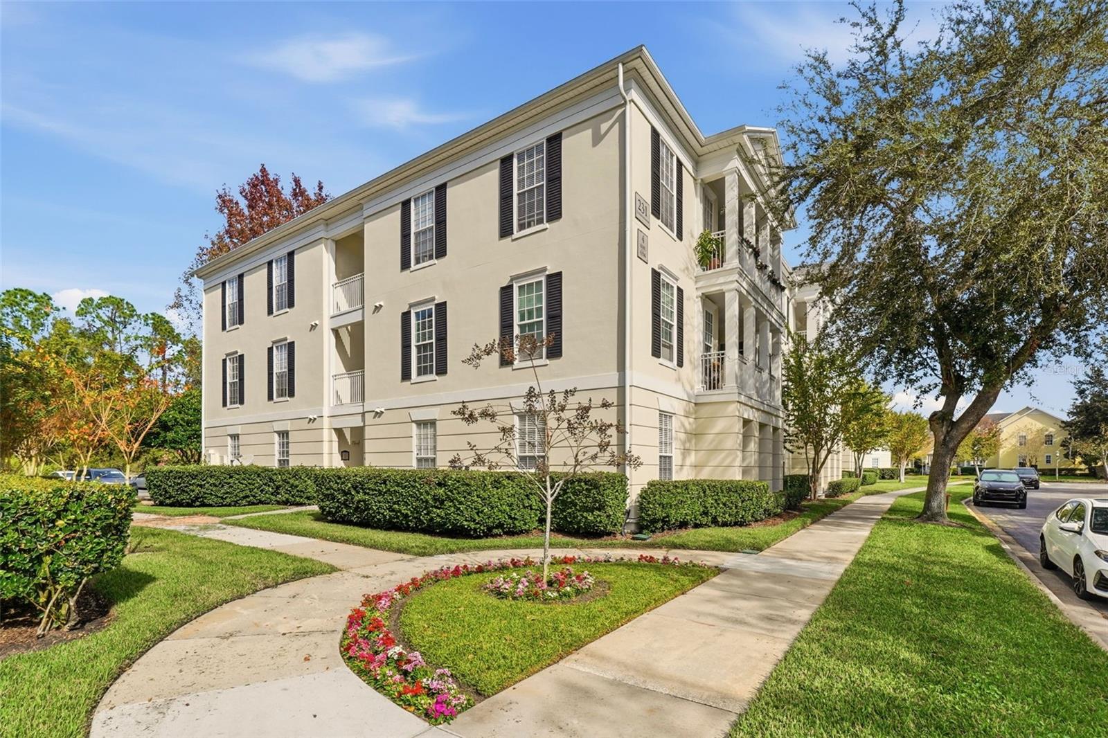 231 GOLDENRAIN DR #101