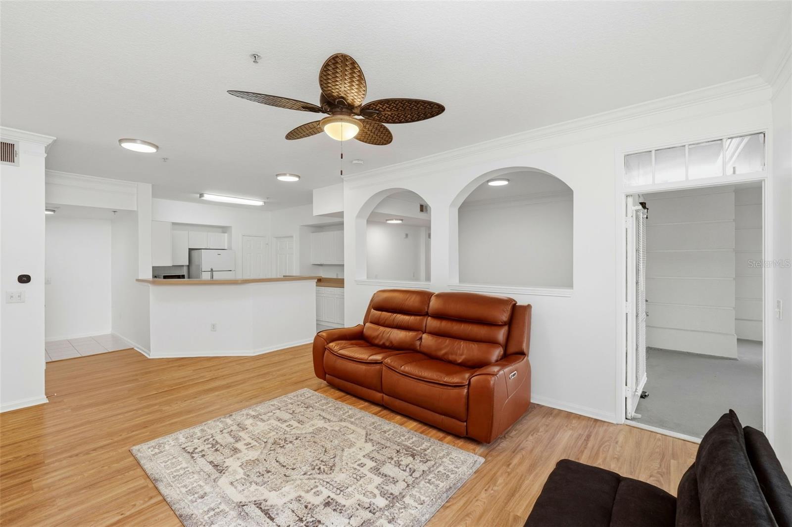 231 GOLDENRAIN DR #101