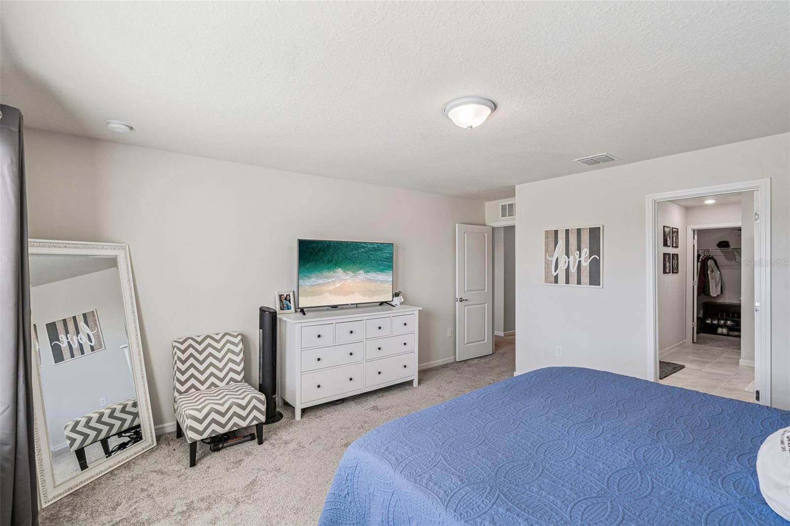2210 LOVELY LN