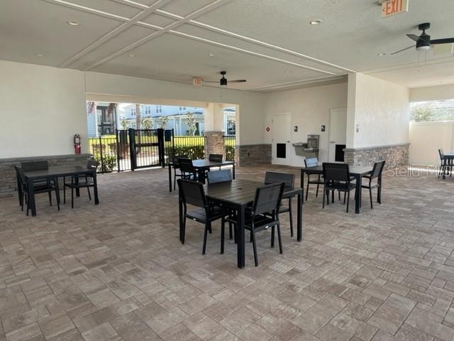 2210 LOVELY LN
