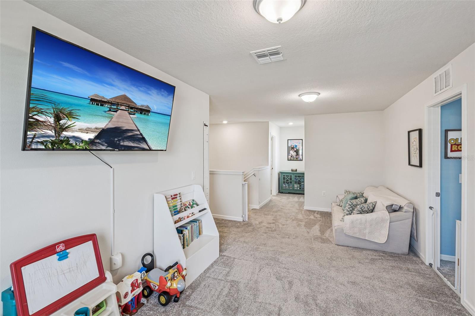 2210 LOVELY LN