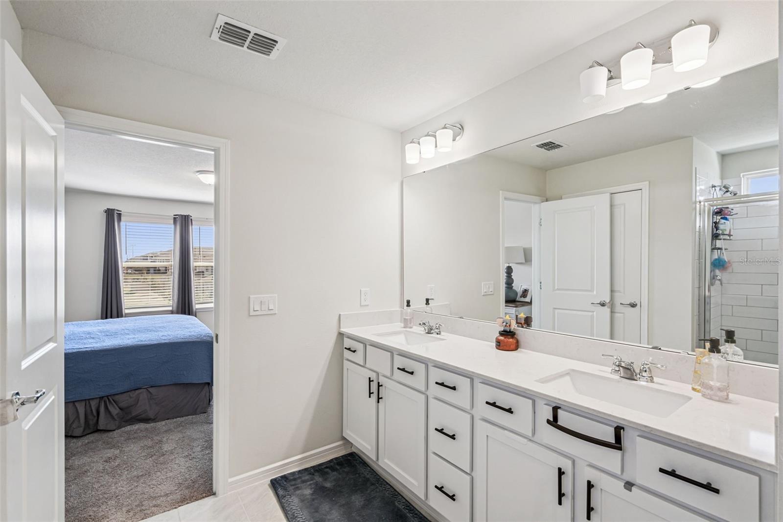 2210 LOVELY LN