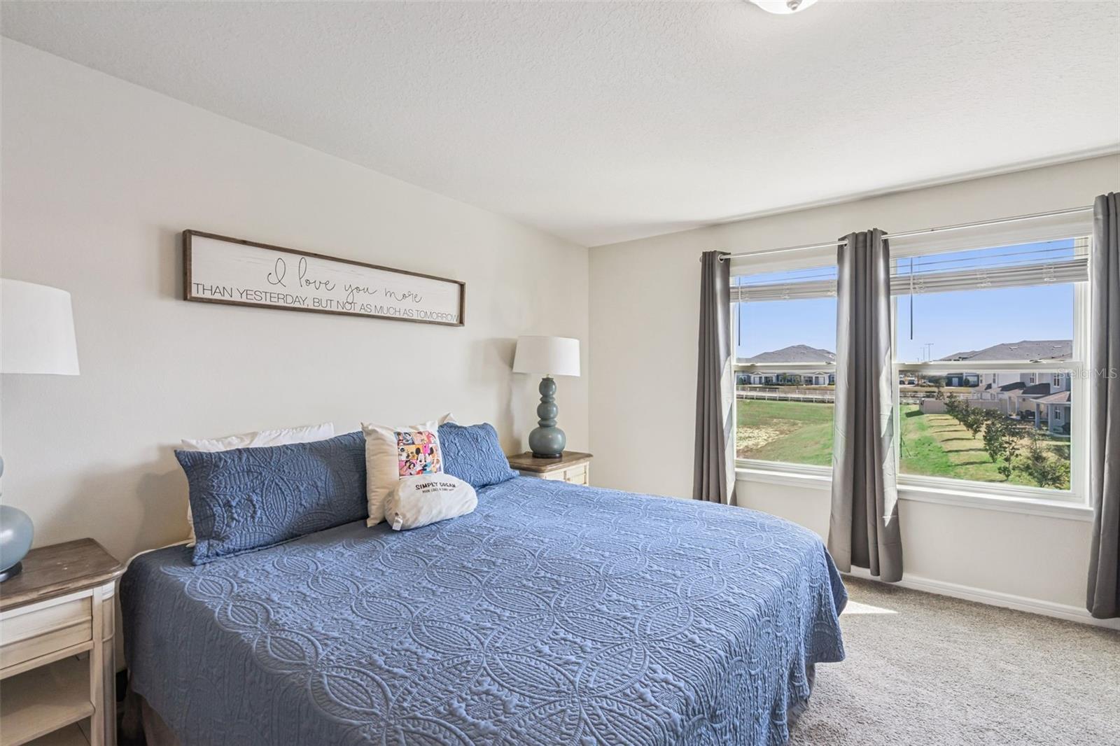 2210 LOVELY LN