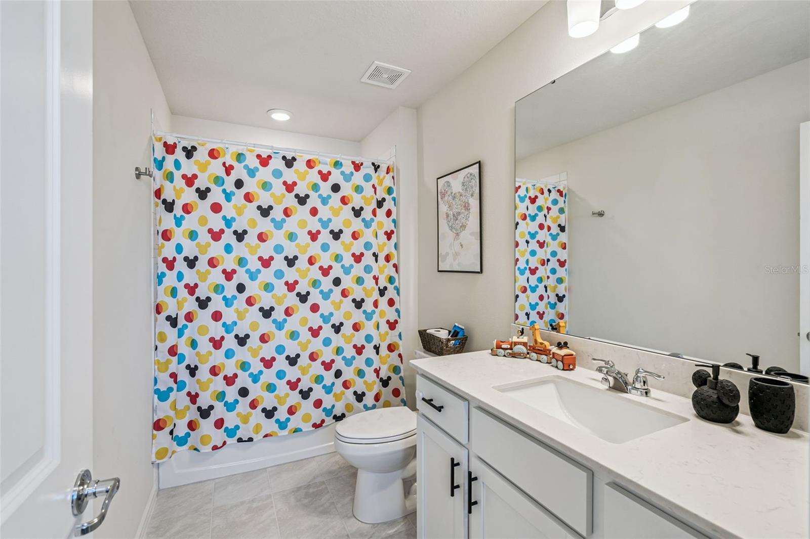 2210 LOVELY LN