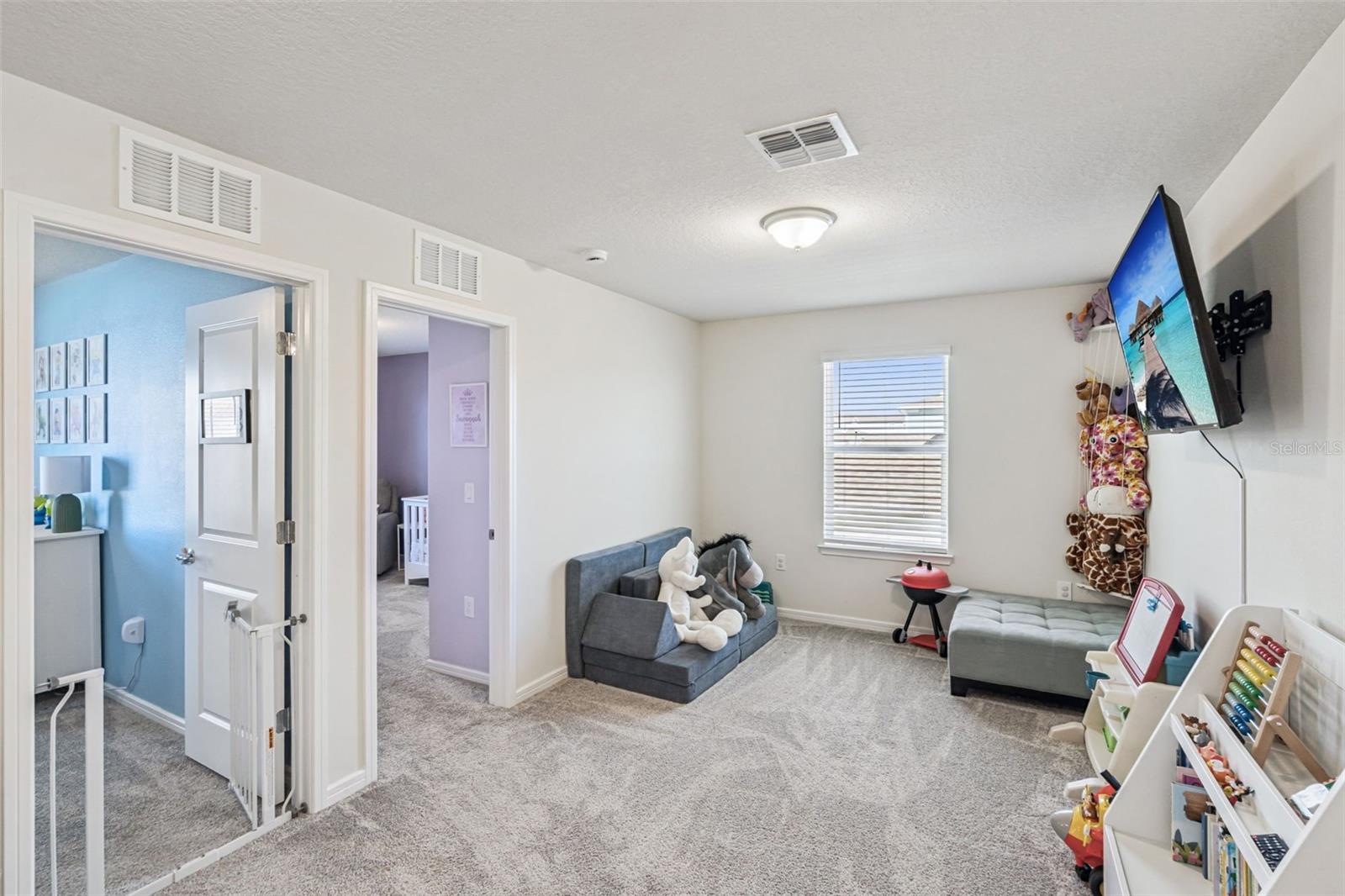 2210 LOVELY LN