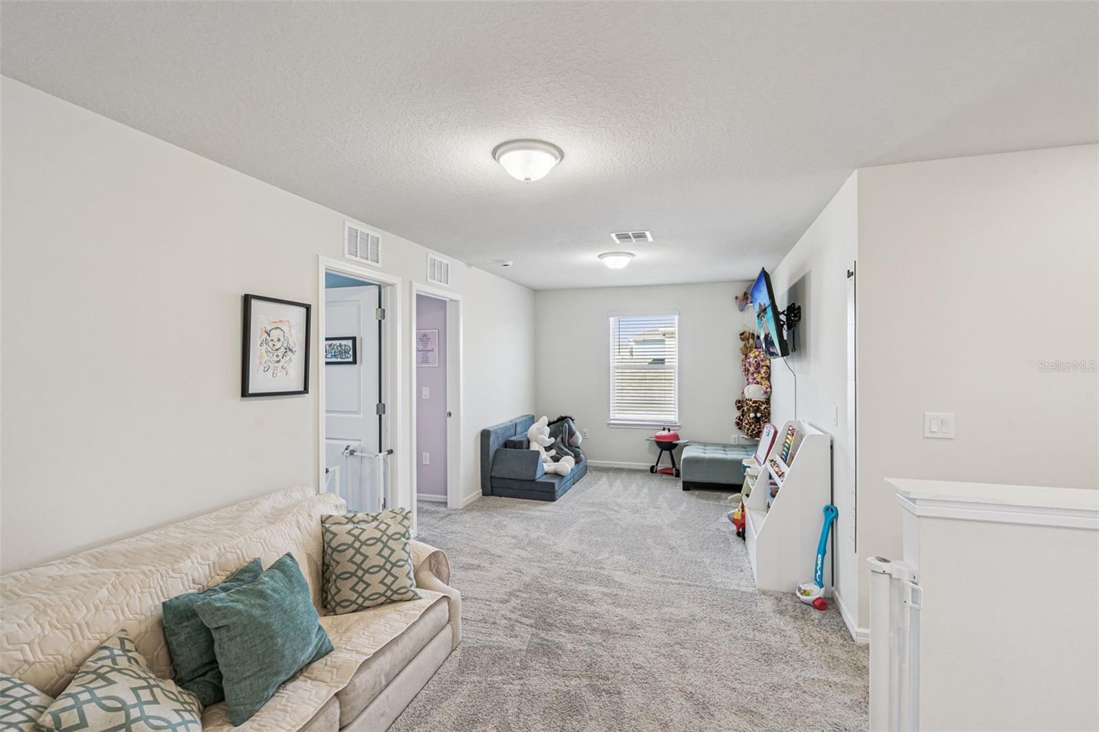 2210 LOVELY LN