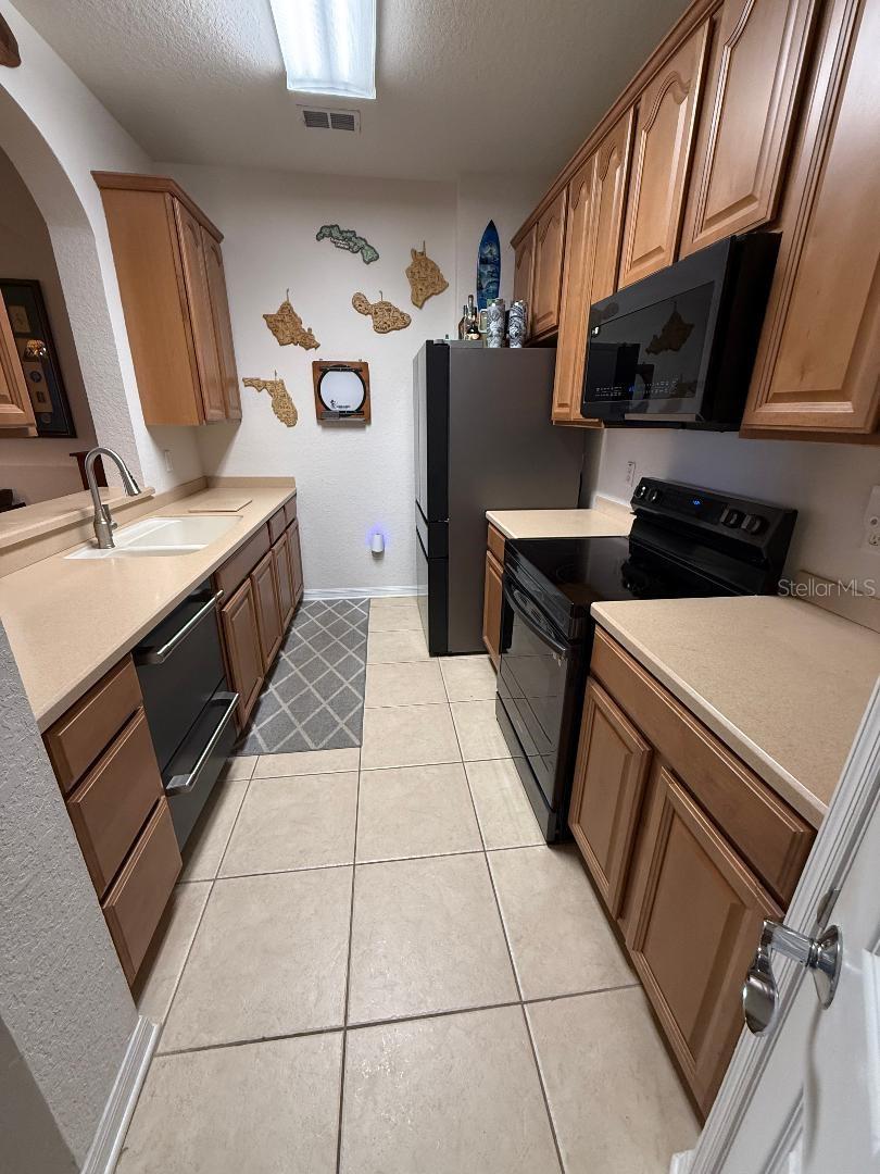 1357 VENEZIA CT #303