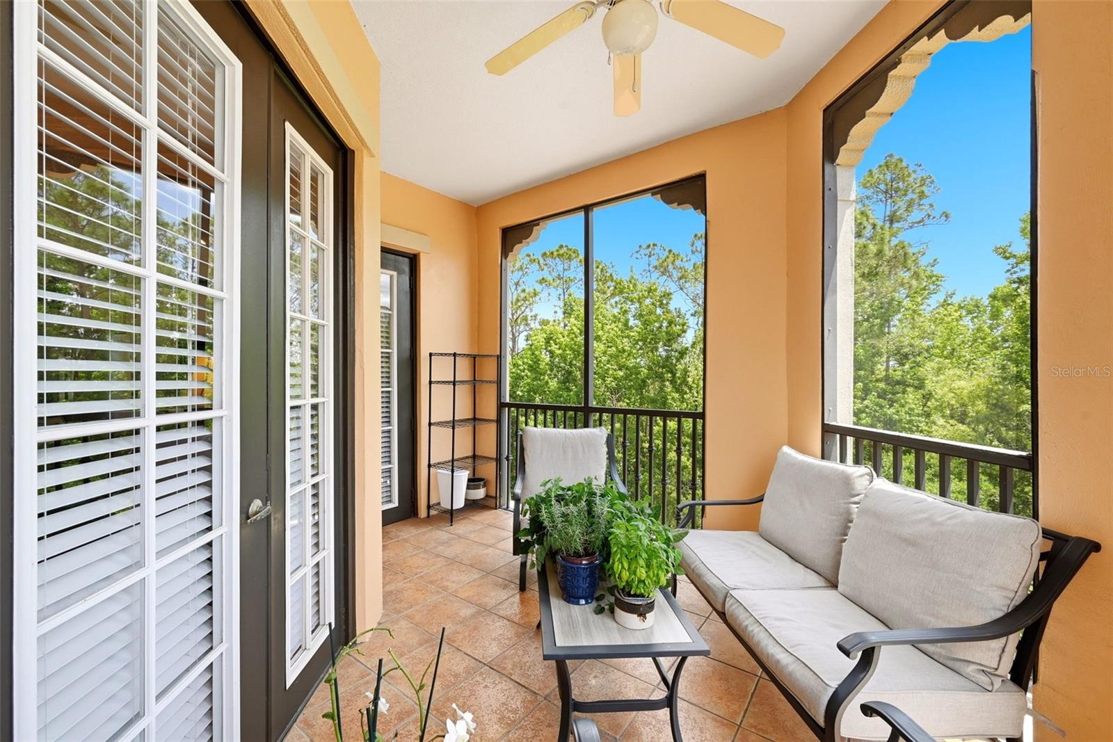 501 MIRASOL CIR #402