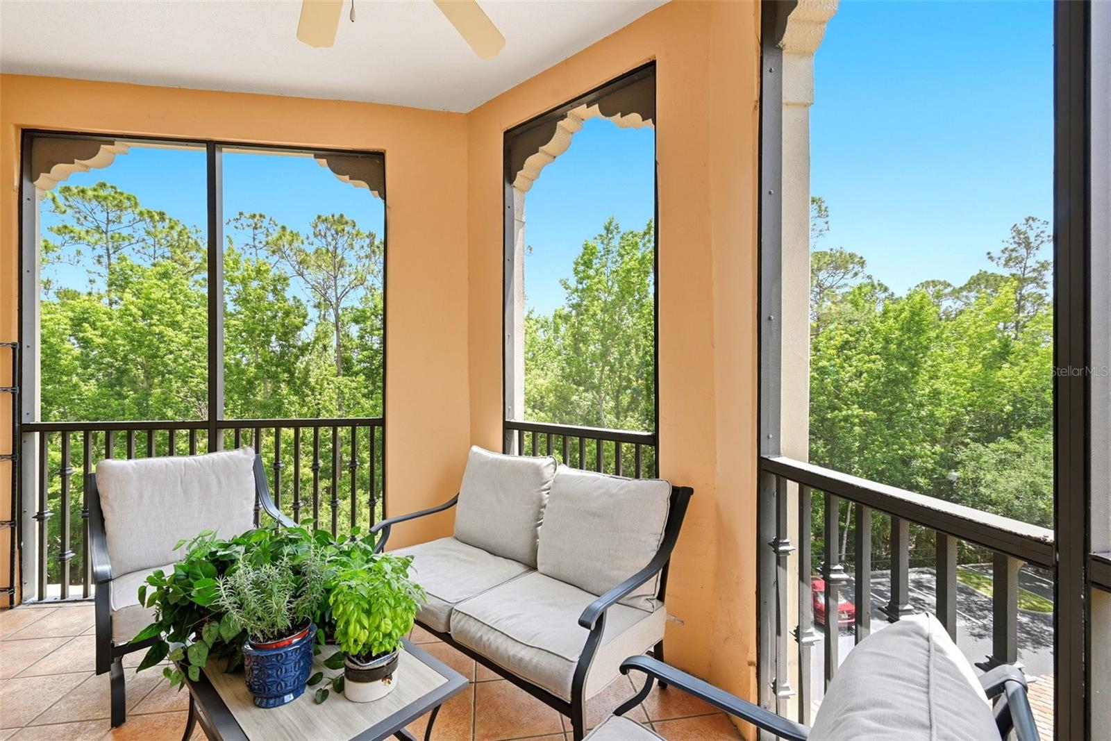 501 MIRASOL CIR #402