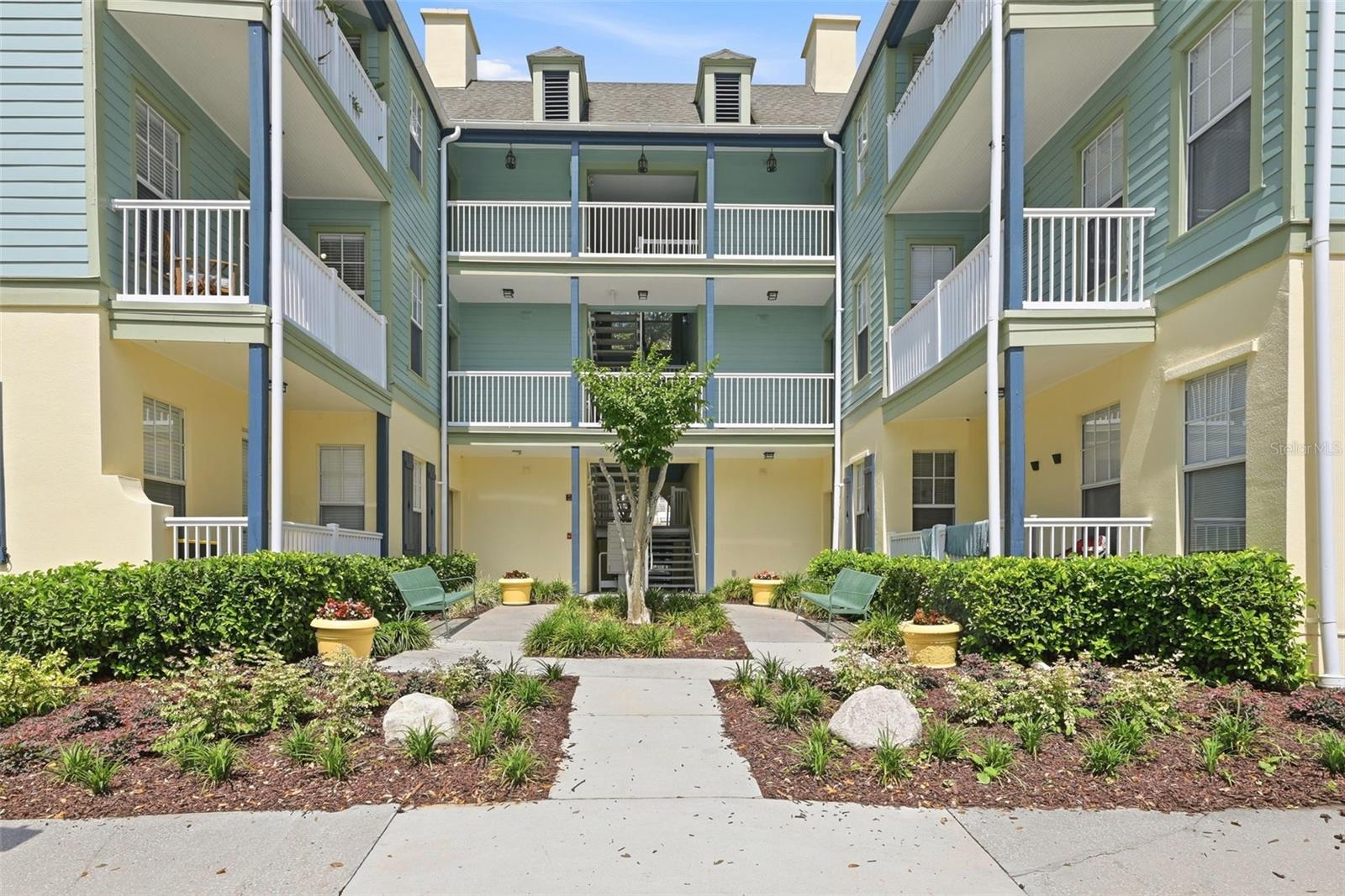 611 CAMPUS ST #280