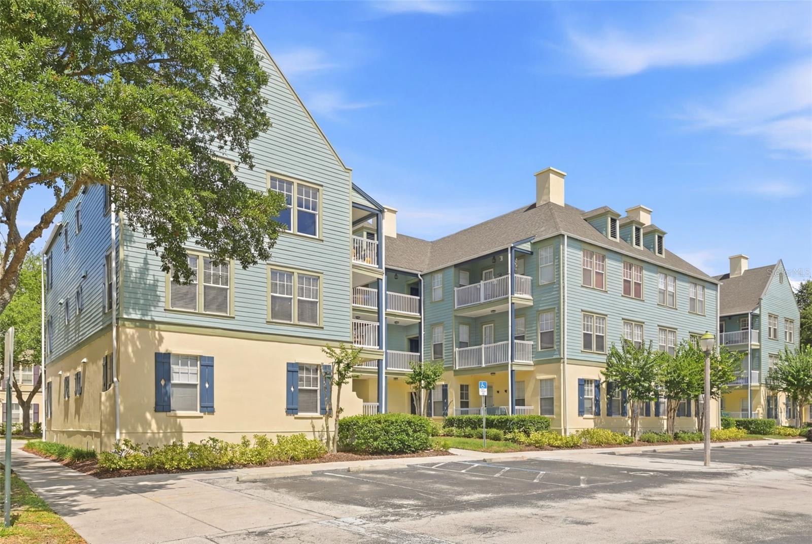 611 CAMPUS ST #280