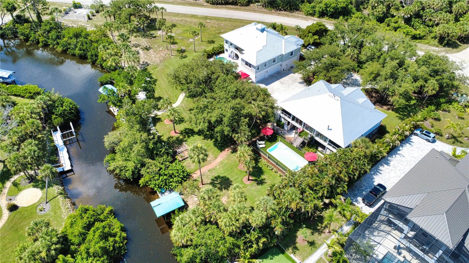 10110 CREEKSIDE DR
